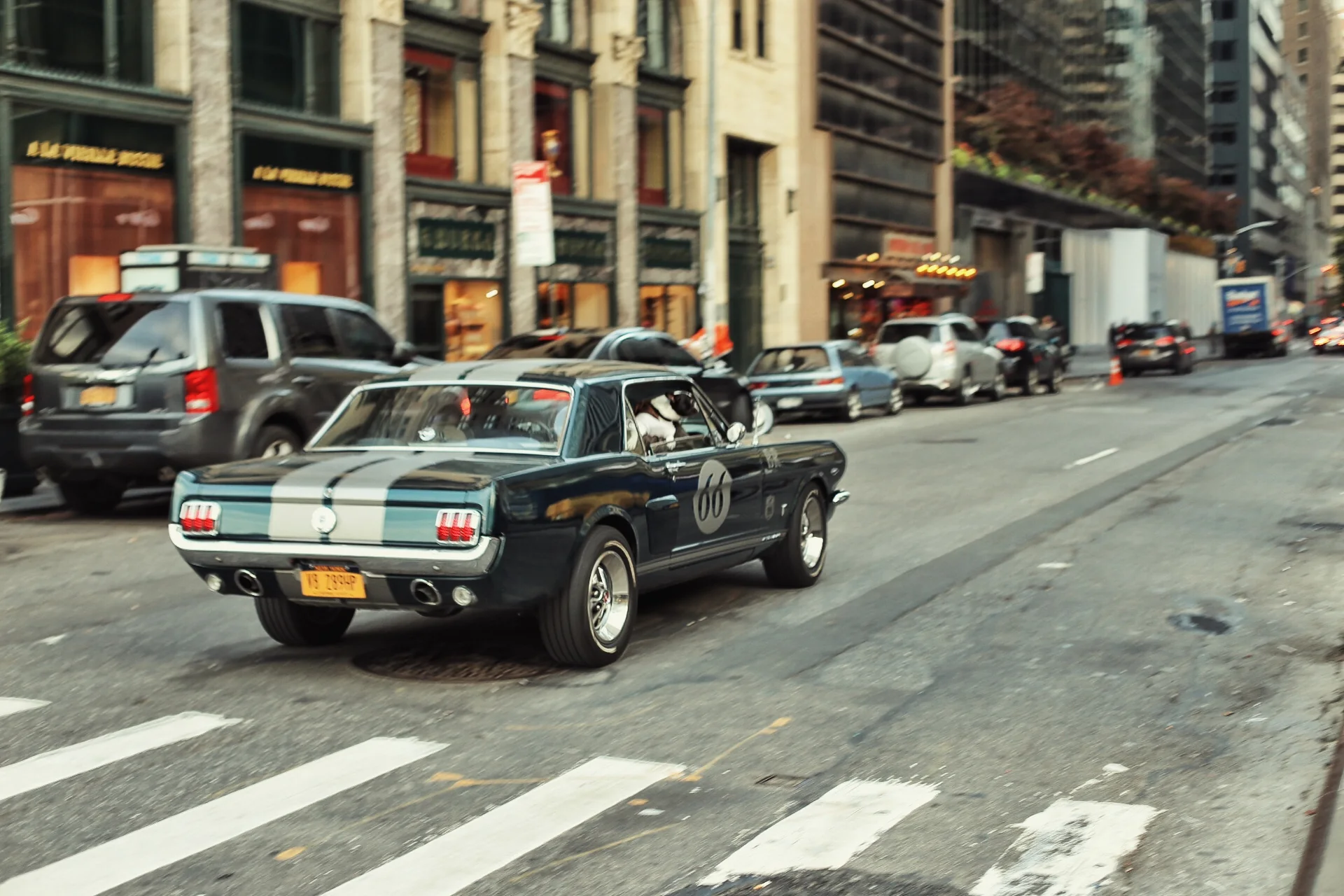 Klassisches Automobil auf einer New Yorker Straße